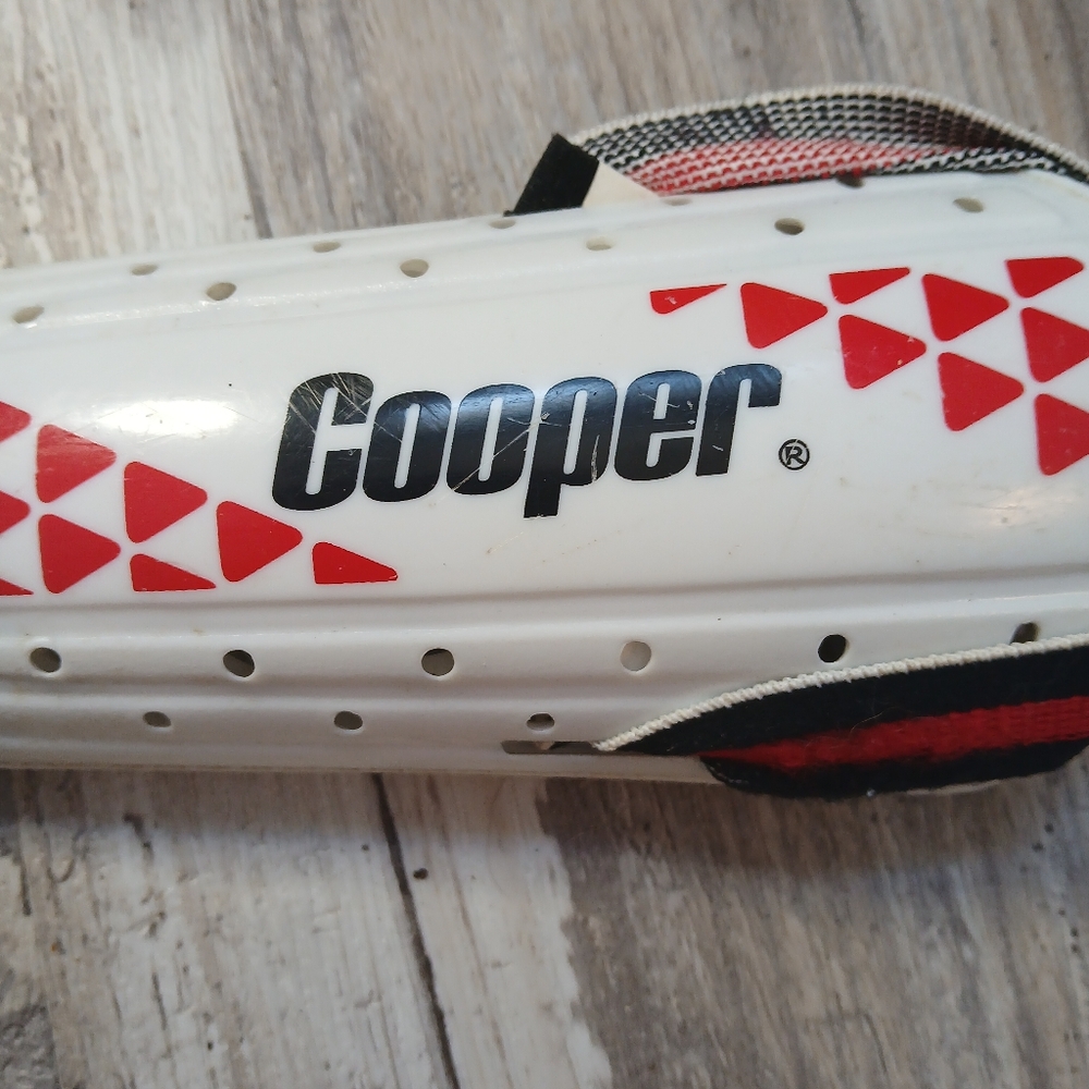 Bundle Of 2 Sets Of Kids Soccer Shin Guards Macgregor Soccer And Cooper - Picture 6 of 7